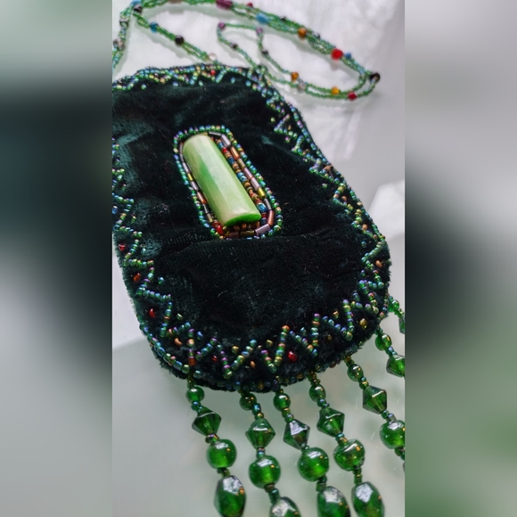Vintage Silk Velvet Beaded Purse - Picture 2 of 9